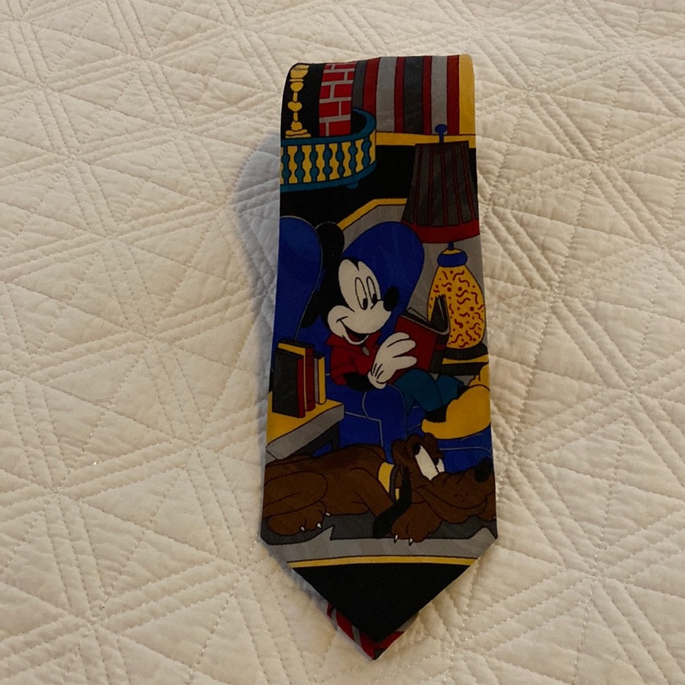 Mickey Mouse Reading Book Tie